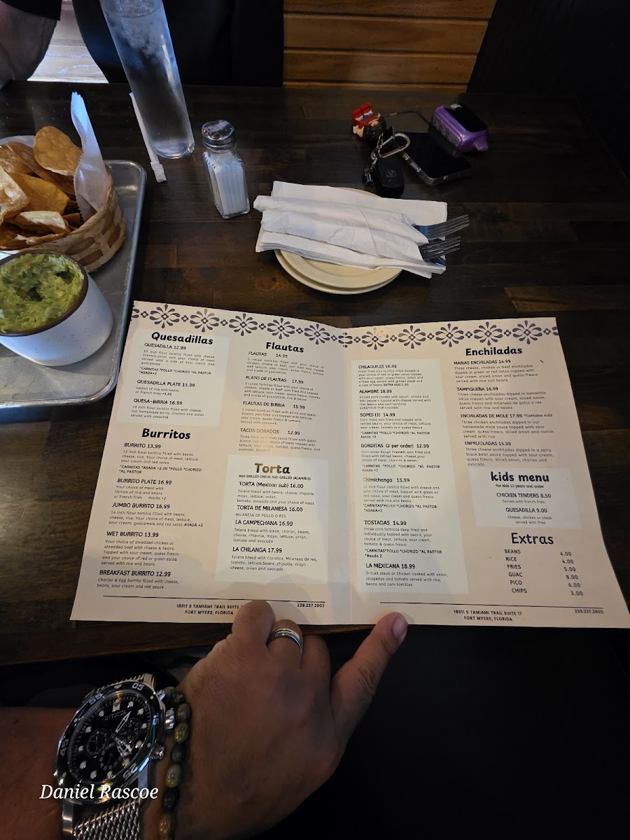 El Local Menu - Image 4